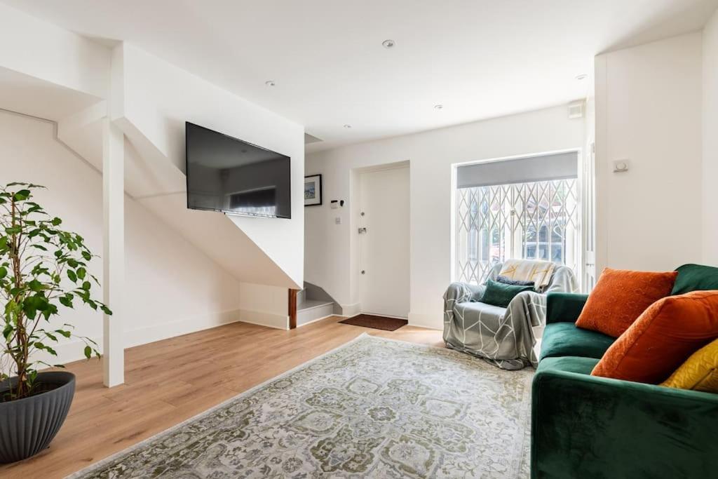 Ferienhaus 2bd Mews House, Wanstead
