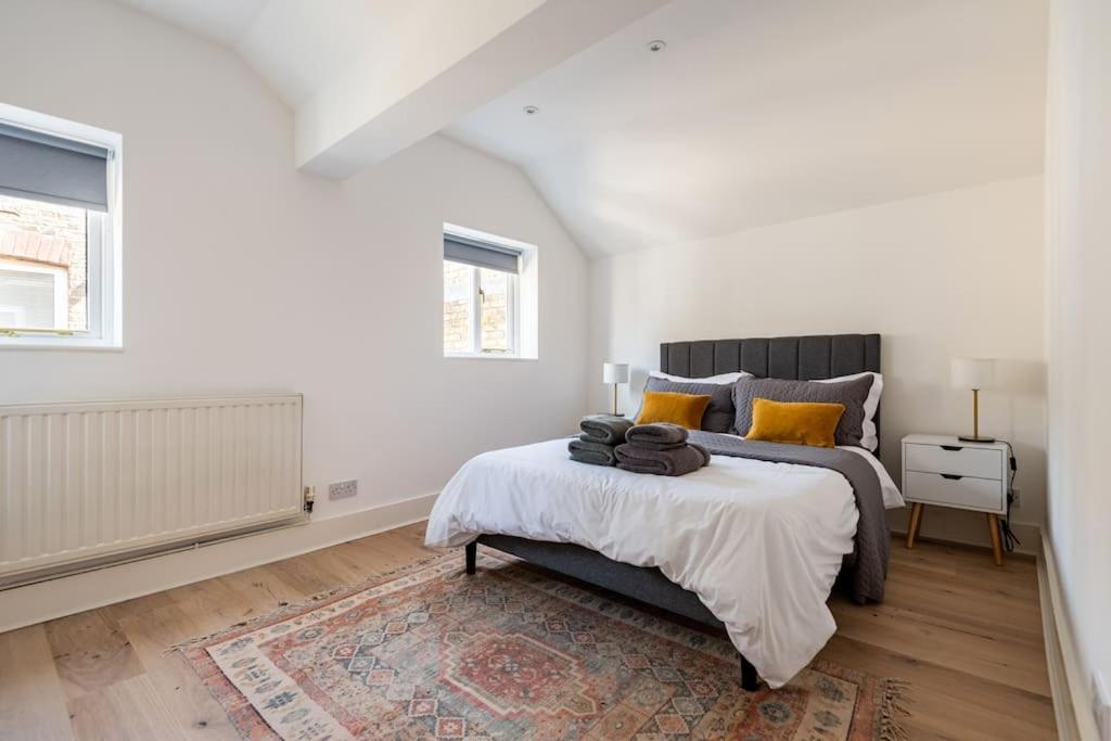 2bd Mews House, Wanstead *