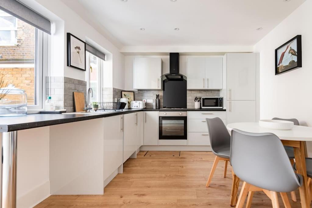 Ferienhaus 2bd Mews House, Wanstead *